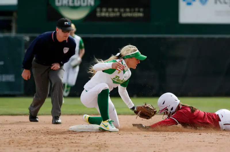 No. 3 Duck Softball Blanks Badgers, 3-0, to Win Eugene NCAA Regional | FishDuck No. 3 Duck Softball Blanks Badgers, 3-0, to Win Eugene NCAA Regional | FishDuck